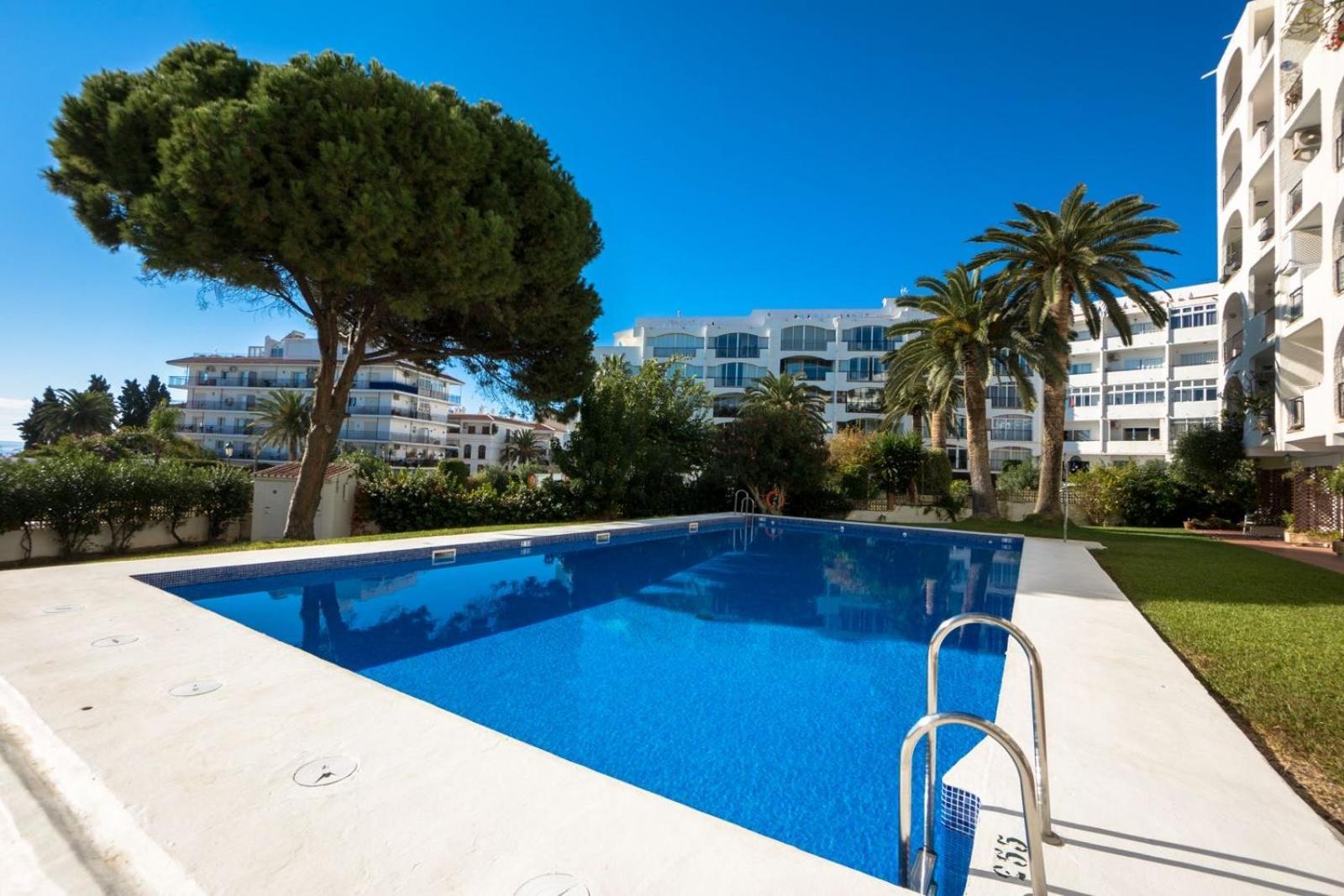 Modern Apartment Stunning Sea Views And Pool Nerja Exterior foto